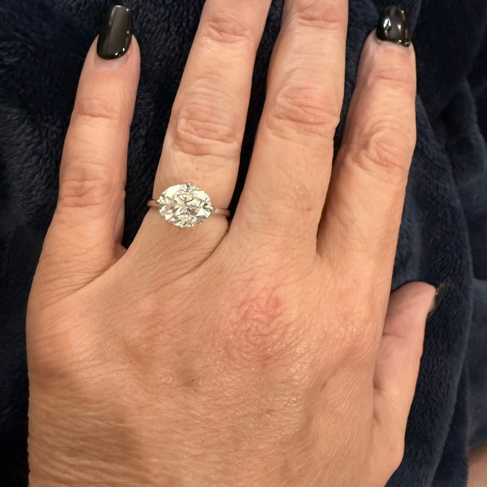3ct Moissonite East West Hidden Halo 925 Absolutely Gorgeous! Sparkling! ❤️